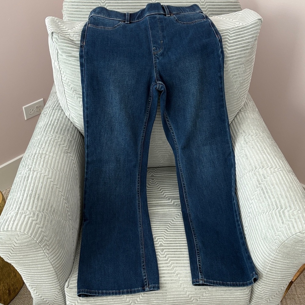 Soft Surroundings Blue Denim Boot Cut Jeans. Stretchy Waist-Pull On. Size Small